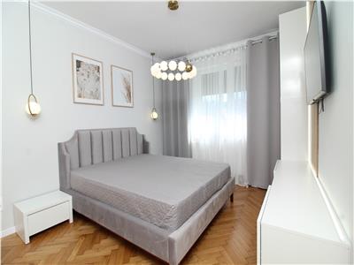 Apartament 3 camere, parcare, str.Republicii, Piata Lucian Blaga