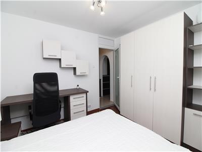 Apartament dragut cu 2 camere decomandate, parcare, Intre Lacuri