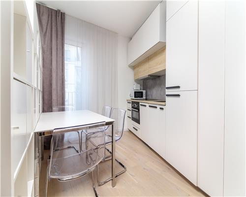 Apartament 2 camere, parcare, etaj 4, Semicentral